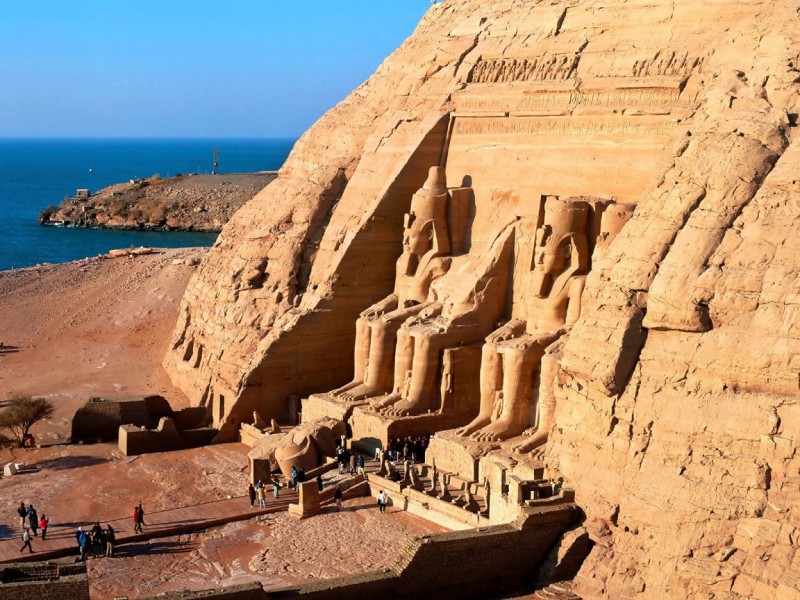 Overnight Abu Simbel Tour from Aswan with Sound and Light Show & Sunrise Visit