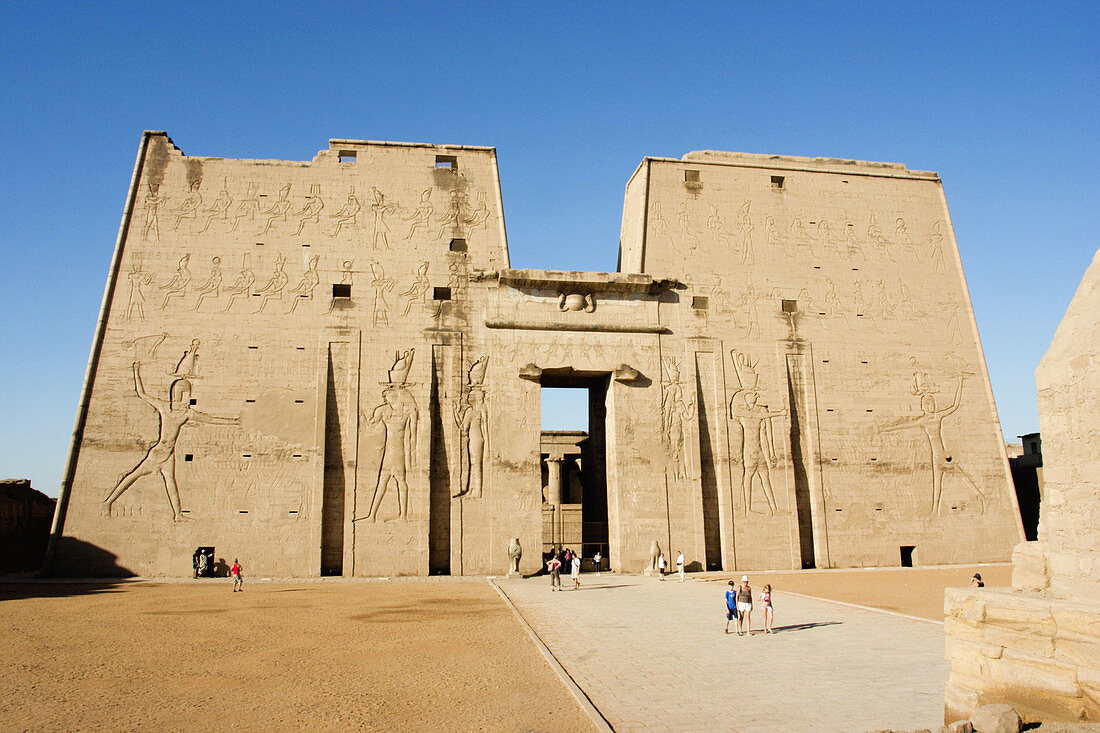 Private Day Tour to Edfu and Kom Ombo Temples from Luxor